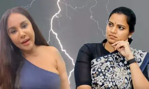Sri Reddy: విడదల రజినిపై శ్రీ రెడ్డి బూతు పురాణం