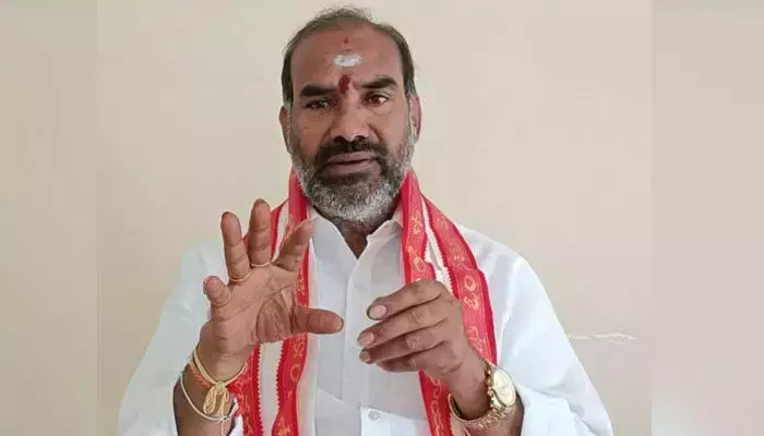 హరీష్ రావుతో తెలంగాణలో BJP ఏక్‌నాథ్ షిండే ప్రయోగం: MLA శ్రీనివాస్ సంచలన వ్యాఖ్యలు