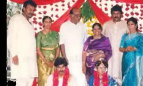 పవన్ కళ్యాణ్ తన మొదటి భార్యకు ఎందుకు విడాకులిచ్చారు? ఆ సమయంలో ఏం జరిగిందో తెలుసా?