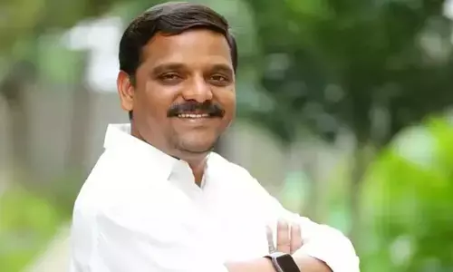 BREAKING: ఎమ్మెల్సీగా ప్రమాణ స్వీకారం చేసిన చింతపండు నవీన్ (తీన్మార్ మల్లన్న)