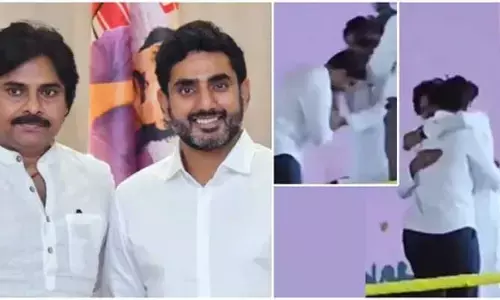 AP:పవన్ కళ్యాణ్ కాళ్లు మొక్కి ఆశీర్వాదం తీసుకున్న లోకేష్(వీడియో వైరల్)