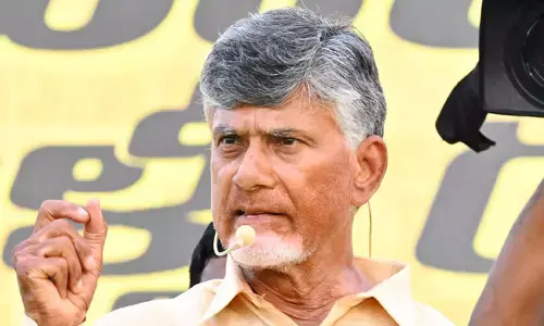 చంద్రబాబు మార్క్ పాలన షురూ.. వాటిపై జగన్ ఫొటో ఉన్నా నో ప్రాబ్లమ్ అంటూ ఆదేశాలు