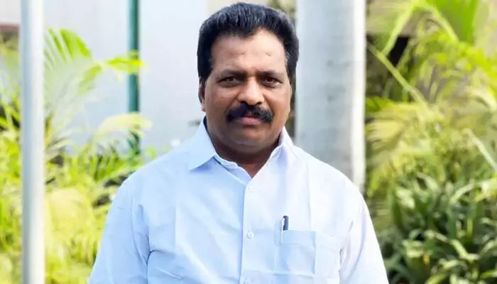 BREAKING: లోక్సభ ప్రొటెం స్పీకర్గా కాంగ్రెస్ ఎంపీ కె. సురేష్ నియామకం BREAKING: లోక్సభ ప్రొటెం స్పీకర్గా కాంగ్రెస్ ఎంపీ కె. సురేష్ నియామకం