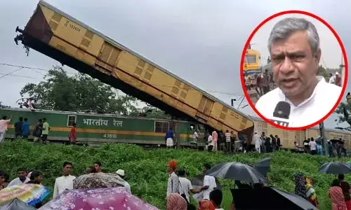 ఘోర రైలు ప్రమాదం.. హుటాహుటిన బెంగాల్ బయలుదేరిన రైల్వే మంత్రి అశ్విని వైష్ణవ్