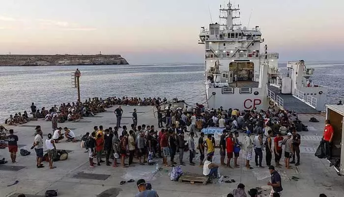Two Ships Sink: సముద్రంలో మునిగిన రెండు నౌకలు.. 11 మంది మృతి.. 64 మంది గల్లంతు Two Ships Sink: సముద్రంలో మునిగిన రెండు నౌకలు.. 11 మంది మృతి.. 64 మంది గల్లంతు