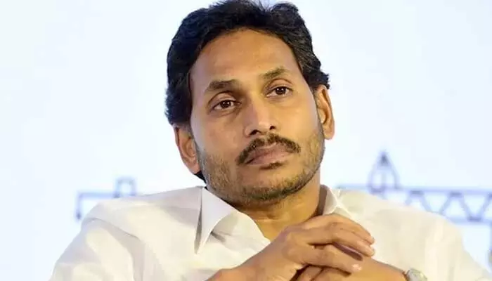 ఎందుకింత హడావుడి? 22న వైసీపీ విస్తృత స్థాయి సమావేశానికి రావాలంటూ ఆహ్వానం ఎందుకింత హడావుడి? 22న వైసీపీ విస్తృత స్థాయి సమావేశానికి రావాలంటూ ఆహ్వానం