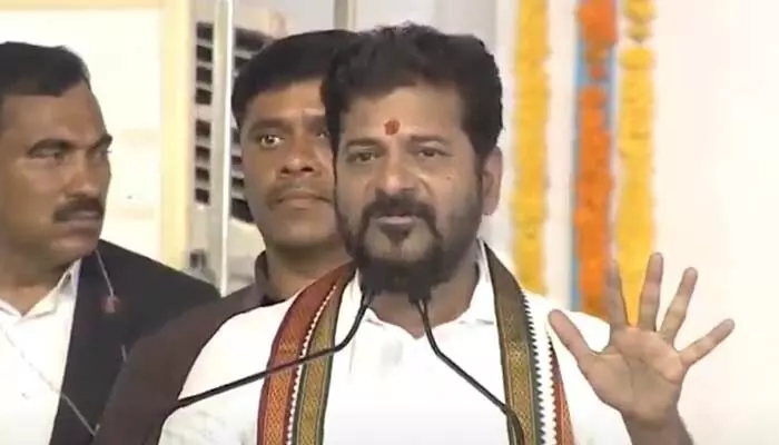 త్వరలో స్కిల్ యూనివర్సిటీ ఏర్పాటు చేస్తాం.. సీఎం రేవంత్ రెడ్డి కీలక ప్రకటన త్వరలో స్కిల్ యూనివర్సిటీ ఏర్పాటు చేస్తాం.. సీఎం రేవంత్ రెడ్డి కీలక ప్రకటన