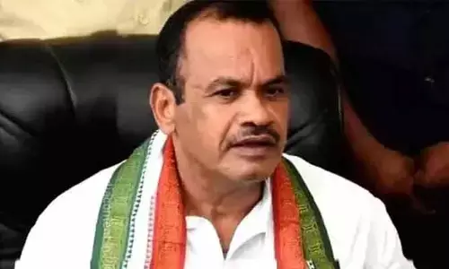 మిమ్మల్ని కాదు మమ్మల్ని అంటారు..  ఆర్ అండ్ బీ అధికారులతో మంత్రి కీలక వ్యాఖ్యలు