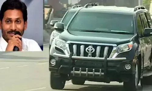 మాజీ సీఎం వైఎస్ జగన్‌కు తృటిలో తప్పిన ప్రమాదం