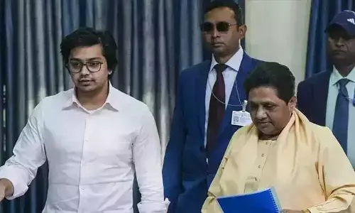 మ‌న‌సు మార్చుకున్న మాయావతి..  తన రాజకీయ వారసుడిగా తిరిగి అతడి పేరే ప్రకటన