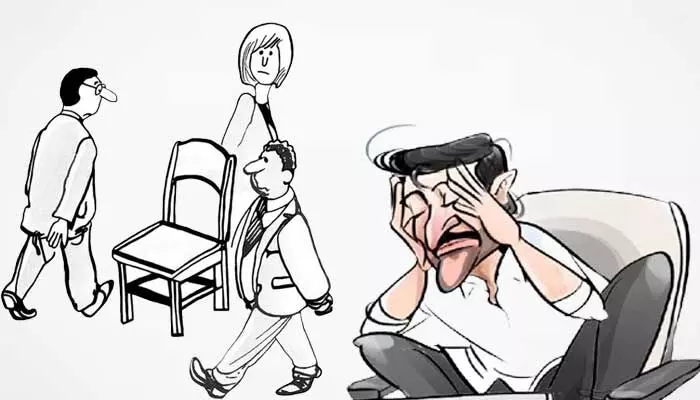 AP Politics: ఏం చేయాలబ్బా.. వైసీపీ నేతల్లో పెరుగుతున్న అసహన స్వరం AP Politics: ఏం చేయాలబ్బా.. వైసీపీ నేతల్లో పెరుగుతున్న అసహన స్వరం