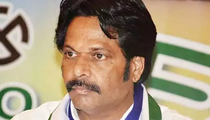 Former MP MVV: బిగ్ బ్రేకింగ్.. మాజీ ఎంపీపై క్రమినల్ కేసు నమోదు.. Former MP MVV: బిగ్ బ్రేకింగ్.. మాజీ ఎంపీపై క్రమినల్ కేసు నమోదు..