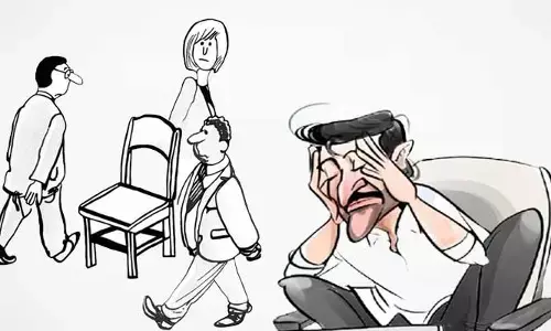 AP Politics: ఏం చేయాలబ్బా.. వైసీపీ నేతల్లో పెరుగుతున్న అసహన స్వరం