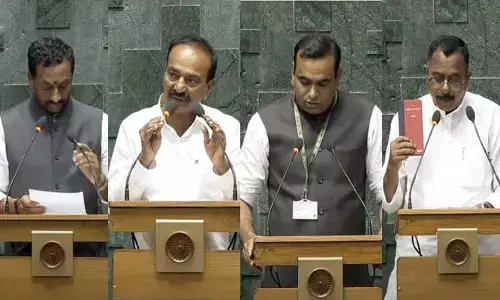 ఒక్కొక్కరు ఒక్కోలా!.. తెలంగాణ ఎంపీల ప్రమాణ స్వీకారం