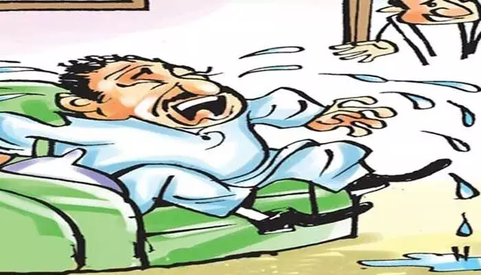 AP Politics: ఉక్కిరి బిక్కిరి అవుతున్న విశాఖ వైసీపీ నేతలు.. AP Politics: ఉక్కిరి బిక్కిరి అవుతున్న విశాఖ వైసీపీ నేతలు..
