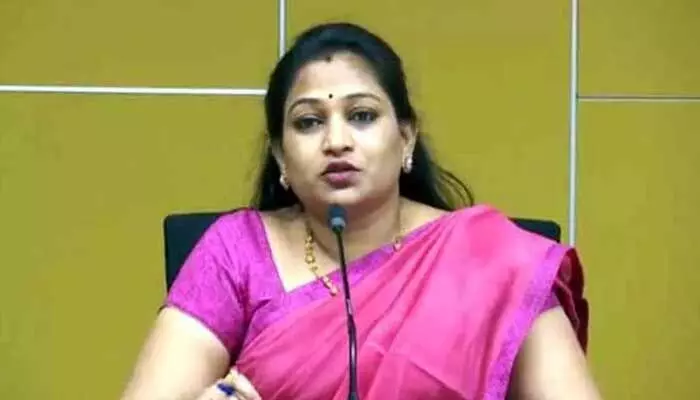 వైసీపీ ప్రభుత్వంలో పోలీస్ వ్యవస్థ నాశనం.. హోం మంత్రి వంగలపూడి అనిత హాట్ కామెంట్స్ వైసీపీ ప్రభుత్వంలో పోలీస్ వ్యవస్థ నాశనం.. హోం మంత్రి వంగలపూడి అనిత హాట్ కామెంట్స్