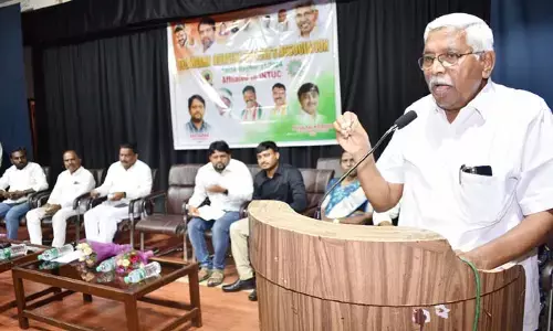 నర్సింగ్ ఆఫీసర్ల సమస్యల పరిష్కారానికి కృషి చేస్తాం: ప్రొఫెసర్ కోదండరాం