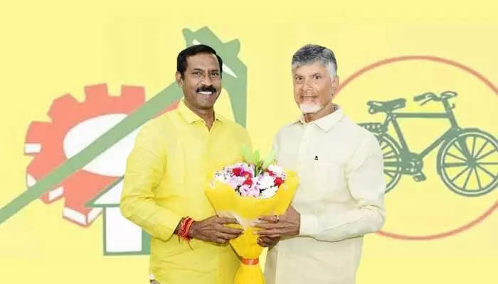 ఏపీ టీడీపీ అధ్యక్షుడిగా బాధ్యతలు చేపట్టిన పల్లా శ్రీనివాసరావు ఏపీ టీడీపీ అధ్యక్షుడిగా బాధ్యతలు చేపట్టిన పల్లా శ్రీనివాసరావు