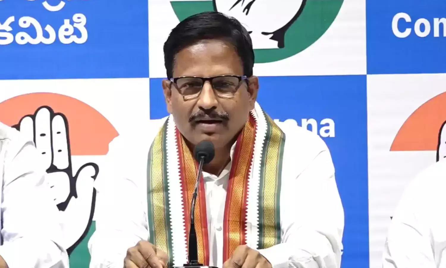 ‘మనవడి కోసం వస్తారు, తెలంగాణ కోసం ఎందుకు రారు?’ కేసీఆర్‌కు యెన్నం సూటి ప్రశ్న