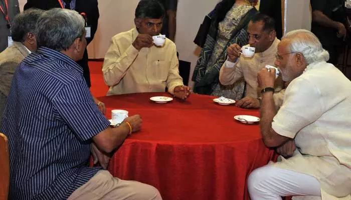 అరకు కాఫీపై ప్రధాని మోదీ ఆసక్తికర ట్వీట్.. స్పందించిన కాంగ్రెస్ కీలక నేత.. అరకు కాఫీపై ప్రధాని మోదీ ఆసక్తికర ట్వీట్.. స్పందించిన కాంగ్రెస్ కీలక నేత..