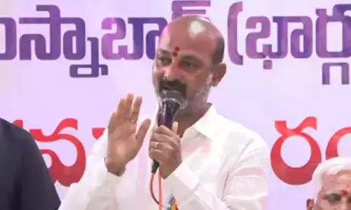 సింగర్ గా మారిన బండి సంజయ్.. పాటతో అదరగొట్టిన కేంద్ర మంత్రి