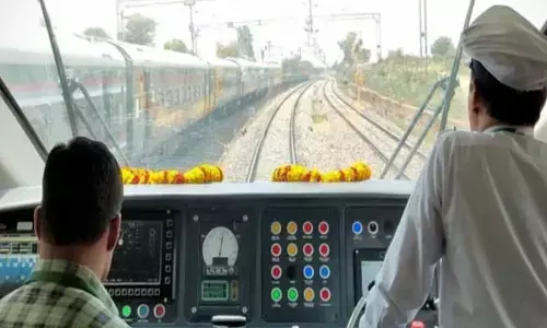 లోకో పైలట్ల నైట్ డ్యూటీల వల్లే  ప్రమాదాలు..