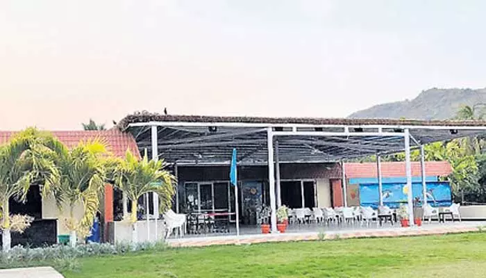 Vizag Film Club: చేజారిన వైజాగ్ ఫిలిం క్లబ్.. వైసీపీ నేతలు పరేషాన్ Vizag Film Club: చేజారిన వైజాగ్ ఫిలిం క్లబ్.. వైసీపీ నేతలు పరేషాన్