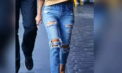 కాలేజీల్లో కొత్త రూల్.. ఇకపై చిరిగిన జీన్స్, టీ షర్ట్ బ్యాన్