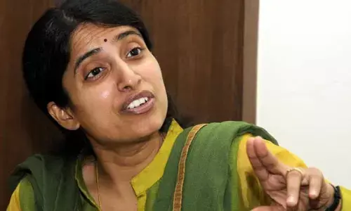YS Bharathi: ఏంటి భారతీ రెడ్డి ఈ కక్కుర్తి.. పేదలకు ఇచ్చే పథకాలు సైతం..?