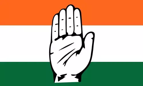 కేసీఆర్ ఫ్యామిలీలో అసహనం.. దినపత్రిక కథనంపై టీ-కాంగ్రెస్ ఫైర్