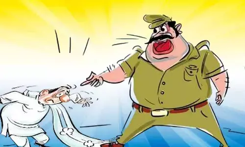 వైసీపీ కీలక నేతలతోపాటు ఓ ఐఏస్‌పై కైసు నమోదు.. కారణం ఇదే..!