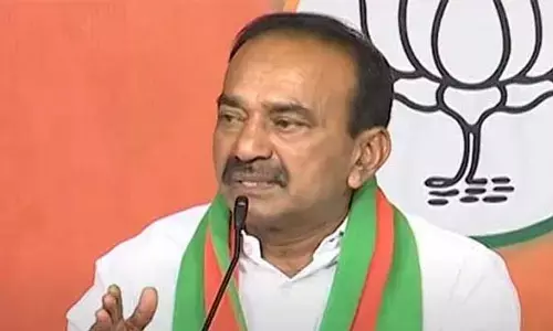 కేసీఆర్ కు ఏం గతి పట్టిందో చూశారు.. మీరు అదే  దారిలో వెళ్తున్నారు.. కాంగ్రెస్ ప్రభుత్వంపై ఈటల ఫైర్