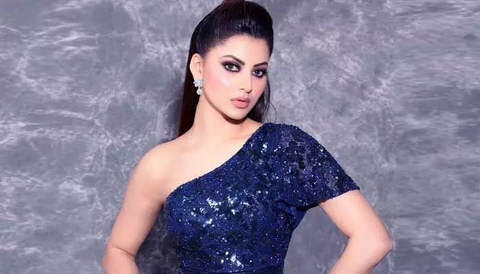Urvashi rautela బాత్రూమ్ ప్రైవేట్ వీడియో లీక్.. ఏకిపారేస్తున్న నెటిజన్లు Urvashi rautela బాత్రూమ్ ప్రైవేట్ వీడియో లీక్.. ఏకిపారేస్తున్న నెటిజన్లు