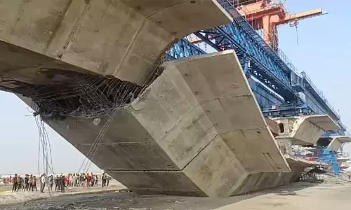 అవినీతి ముందు ఏవీ నిలబడవ్!