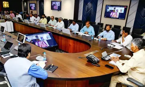 ఏపీలో అధ్వాన్నంగా రోడ్లు.. మరమ్మతులపై సీఎం కీలక ఆదేశాలు