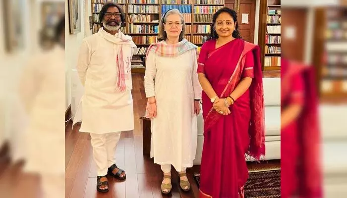 సోనియాతో జార్ఖండ్ సీఎం సోరెన్ దంపతుల భేటీ సోనియాతో జార్ఖండ్ సీఎం సోరెన్ దంపతుల భేటీ