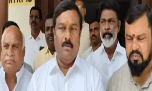 అవినీతిలో ఇద్దరు మీ చుట్టాలు.. ఒక్కరు ఆంధ్ర కాంట్రాక్టర్!.. బీజేఎల్పీ నేత సంచలన ఆరోపణలు