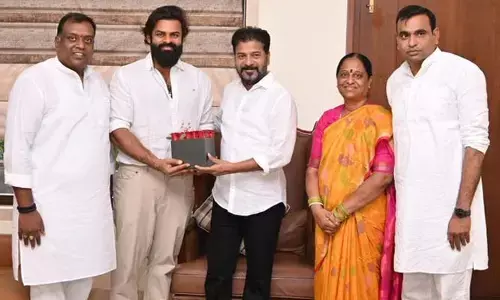 సీఎం రేవంత్ రెడ్డితో హీరో సాయి ధరమ్ తేజ్ భేటీ