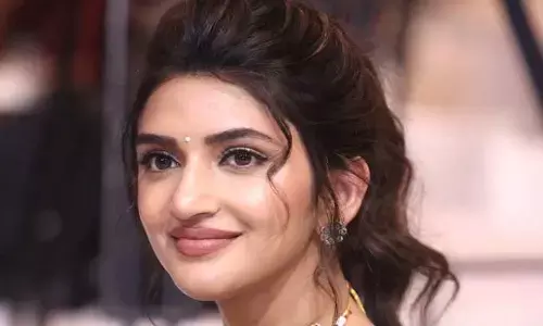 పలుచటి చీరలో మెరిసిపోతున్న శ్రీలీల.. హాట్, హాటెస్ట్ అంటూ నెట్టింట ప్రశంసలు