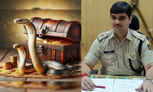 పూరి రత్నభండాగారం తెరుస్తోండగా అస్వస్థతకు గురైన ఎస్పీ!.. సొమ్మసిల్లి పడిపోయిన ఎస్పీ పినాక్ మిశ్రా