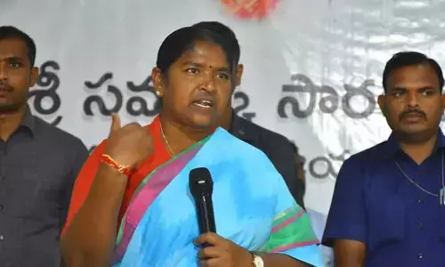 నన్ను ఇంకా వేధిస్తున్నారు: మంత్రి సీతక్క ఆవేదన