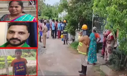 దారుణం.. ఒకే ఇంట్లో వేర్వేరు గదుల్లో మూడు కాలిపోయిన మృతదేహాలు లభ్యం