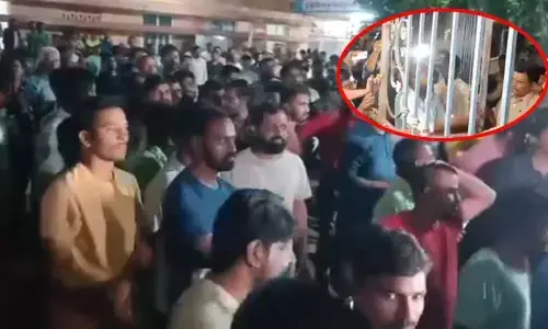 చిక్కడపల్లి సెంట్రల్ లైబ్రరీలో నిరుద్యోగులపై పోలీసుల దౌర్జన్యాన్ని ఖండిస్తున్నా: మాజీ మంత్రి హరీష్ రావు