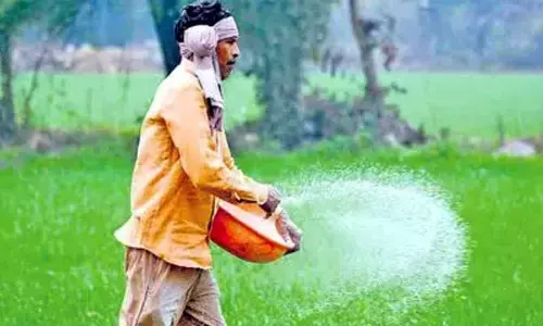 రైతులకు ఎరువుల బరువు ..!