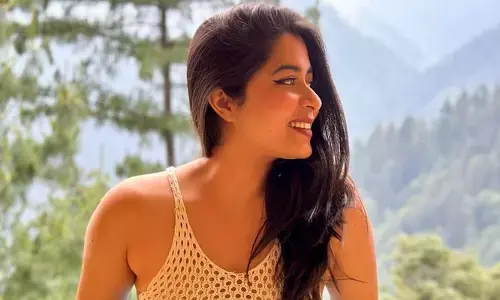 Nikita Sharma looks cool in her latest Instagram photos