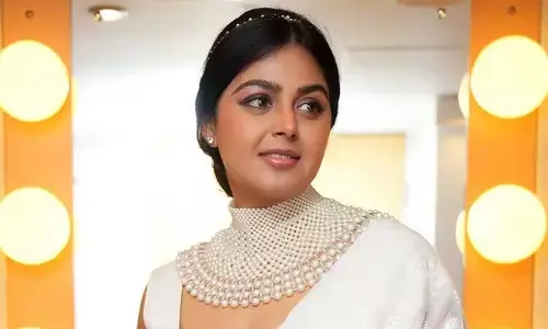 Monal Gajjar looks elegant in white saree