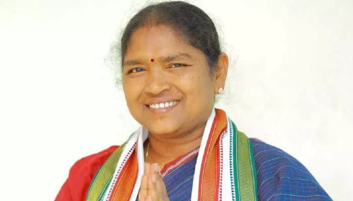 Minister Seethakka: రైతు రాజ్యం కాంగ్రెస్ ప్రజా ప్రభుత్వానికే సాధ్యం Minister Seethakka: రైతు రాజ్యం కాంగ్రెస్ ప్రజా ప్రభుత్వానికే సాధ్యం