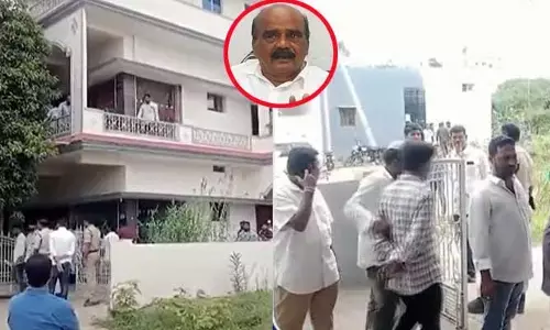 చిత్తూరు జిల్లా పుంగనూరులో ఉద్రిక్తత.. మాజీ ఎంపీ రెడ్డప్ప ఇంటిపై రాళ్ల దాడి