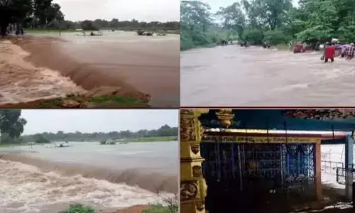 ఏపీలో కుండపోత వర్షం.. దేవీపట్నం పోచమ్మ గుడిలోకి భారీగా చేరిన నీరు