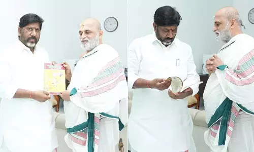 Priest Rangarajan: వారసత్వ అర్చకత్వాన్ని వెంటనే పునరుద్ధరించాలి: ప్రభుత్వానికి సీఎస్ రంగరాజన్ వినతి